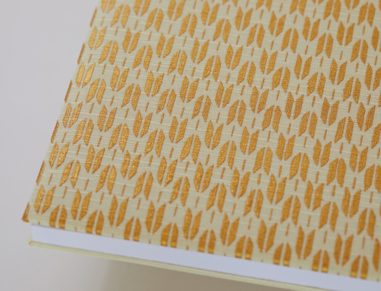 一代御朱印帖　鳥の子色　矢羽根