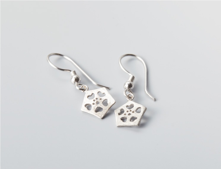 オクラ　ピアス（ペア）　シルバー