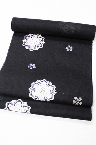 西陣織九寸帯未仕立品 （株）イシハラ　絹100% 薄灰桜地色酢漿草疋田 西陣織九寸帯未仕立品 （株）イシハラ 絹100% 薄灰桜地色