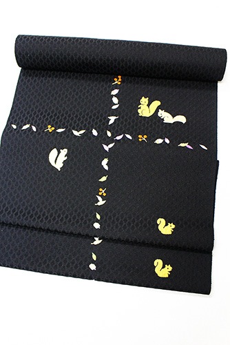 九寸名古屋帯 夏 西陣まいづる 西陣織 黒地 笹の葉蛍文様 ほたる