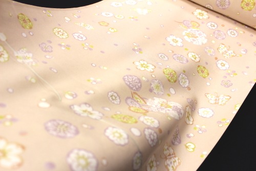 最高級正絹おしゃれ長襦袢「雪輪に蝶と小花」 | 販売着物商品,長襦袢  