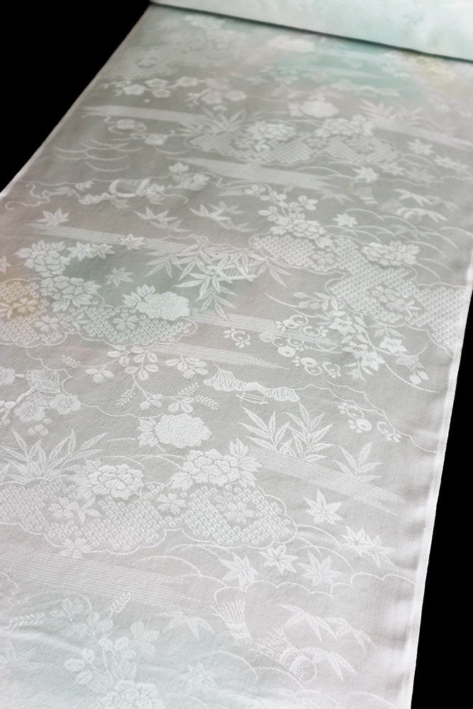 最高級丹後ちりめん長襦袢「雲取り四季の花に多色ぼかし」 | 販売着物