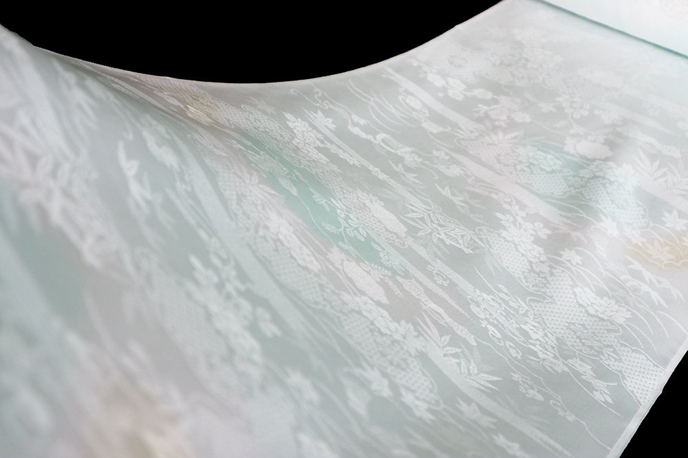 最高級丹後ちりめん長襦袢「雲取り四季の花に多色ぼかし」 | 販売着物