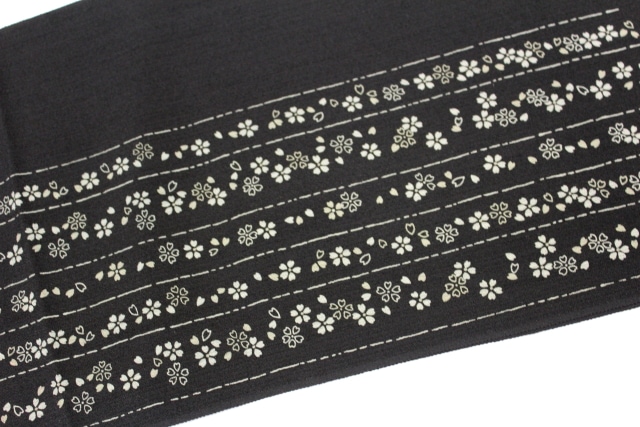 最高級正絹帯揚げ「黒/桜」 | すべての商品 | きものサロンながしま