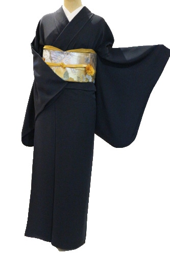 正絹色無地レンタルフルセット「三越/刺繍華紋入り」 | レンタル着物