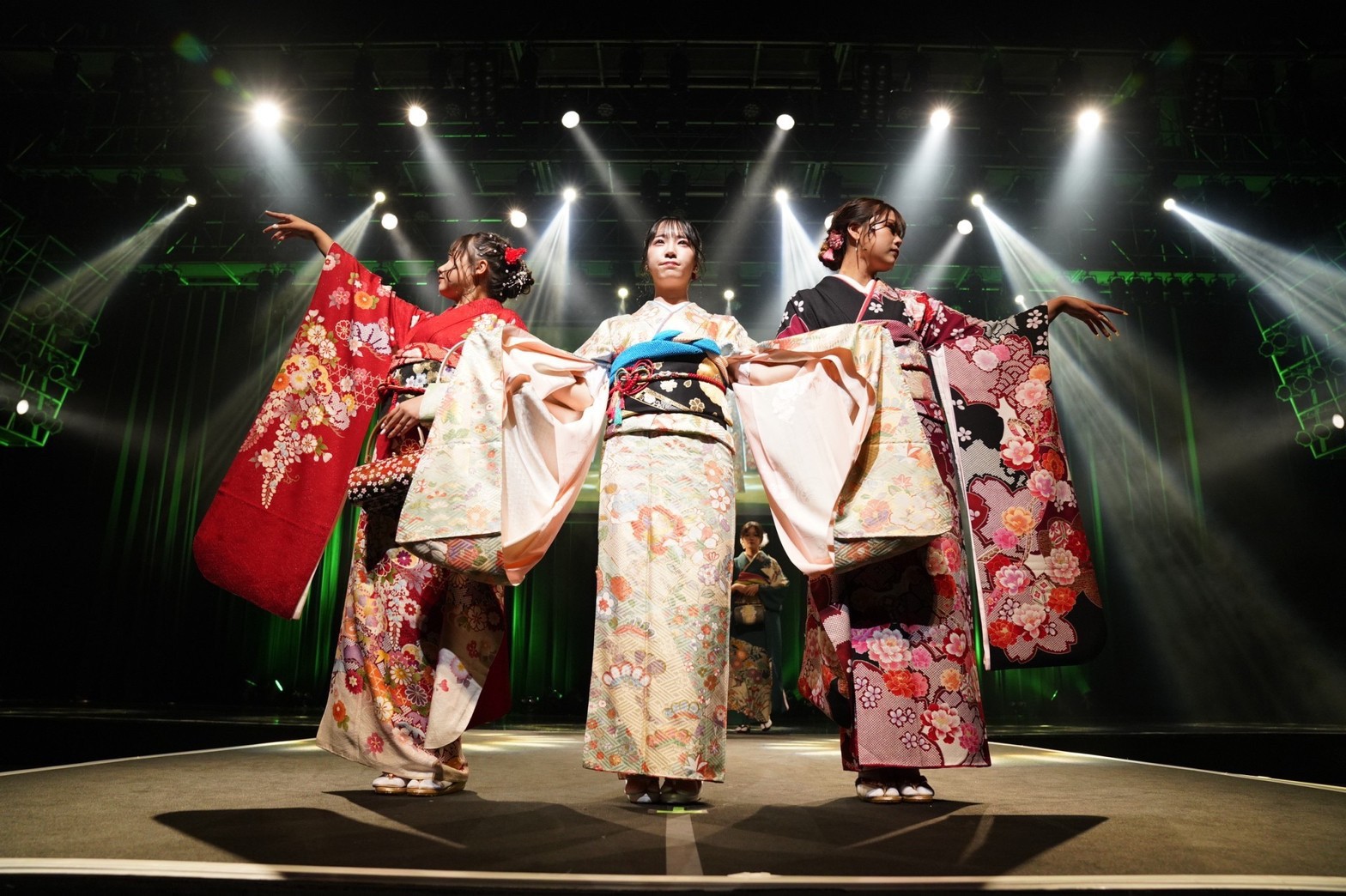 ð�������µ��󥿥�ե륻�åȡֲ�ð���ߡױ�������̵��