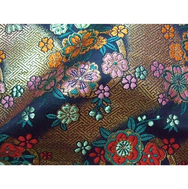 金襴生地 定番 -丸輪梅桜にサヤ型流れ-