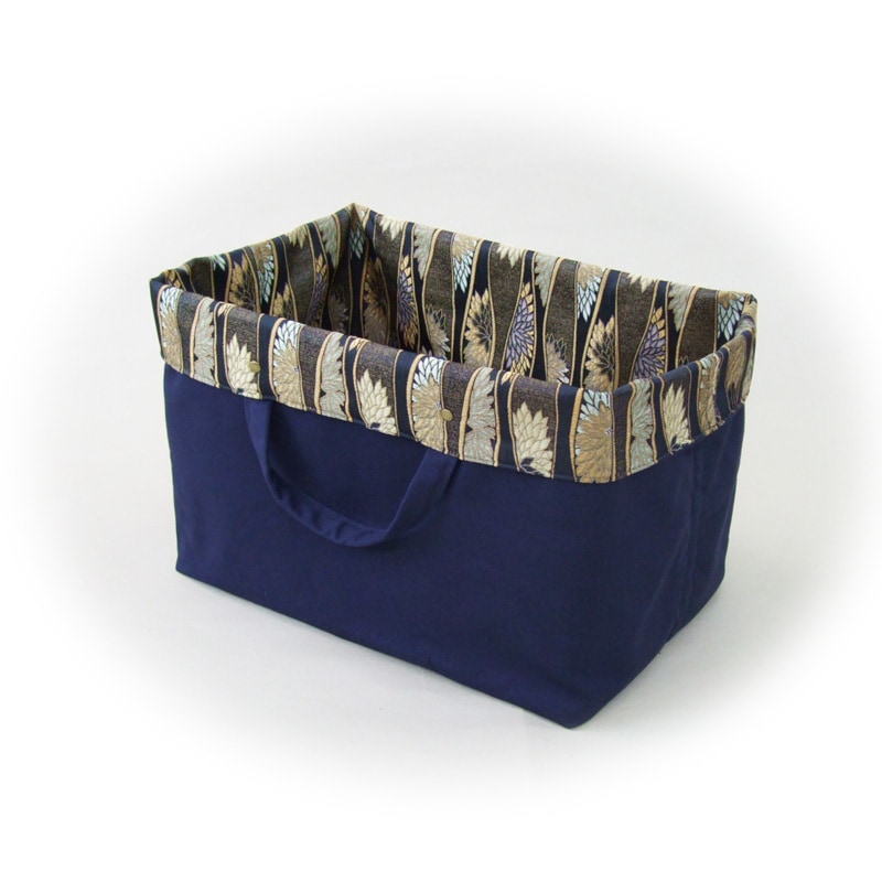 収納バッグ　-立涌に八重菊緞子-