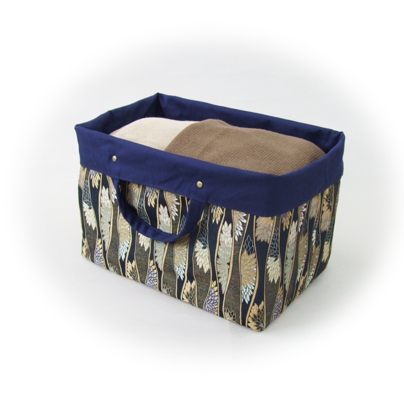 収納バッグ　-立涌に八重菊緞子-