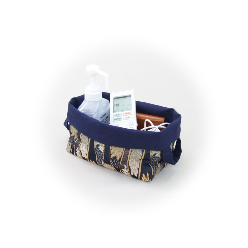 収納バッグ　-立涌に八重菊緞子-