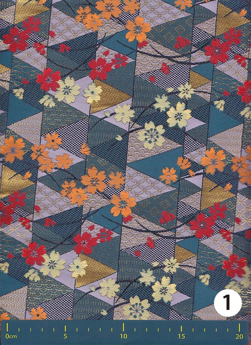 金襴生地 定番　-桜に三角小文-