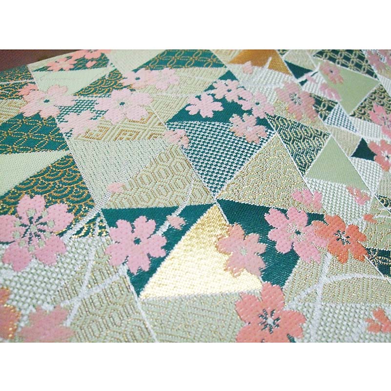 金襴生地 定番　-桜に三角小文-
