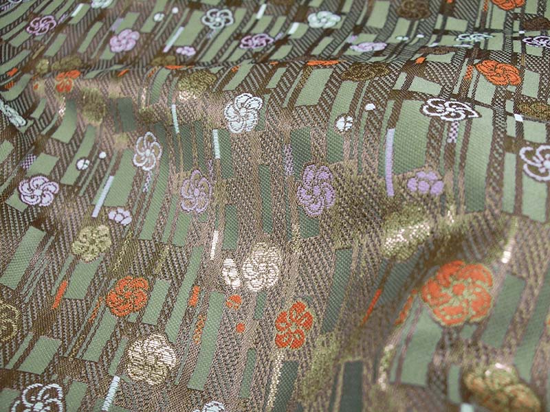 金襴生地 定番　-ねじり梅に短冊文-