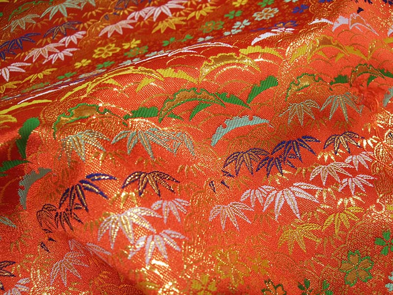 金襴生地 定番　-笹桜に雪つゆ芝-