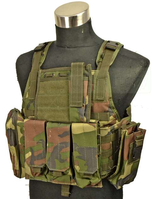韓国軍　ウッドランド　戦術ベスト 韓国軍 ウッドランド 戦術ベスト 未使用】韓国軍 ウッドランド 戦闘