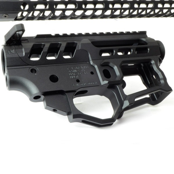 IRON AIRSOFT製 F1 FIREARMS UDR-15 3G 14.5インチ