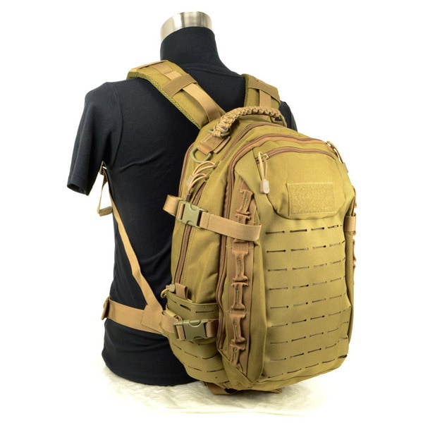レーザーカットタイプ MOLLEウェビング バックパック カーキ