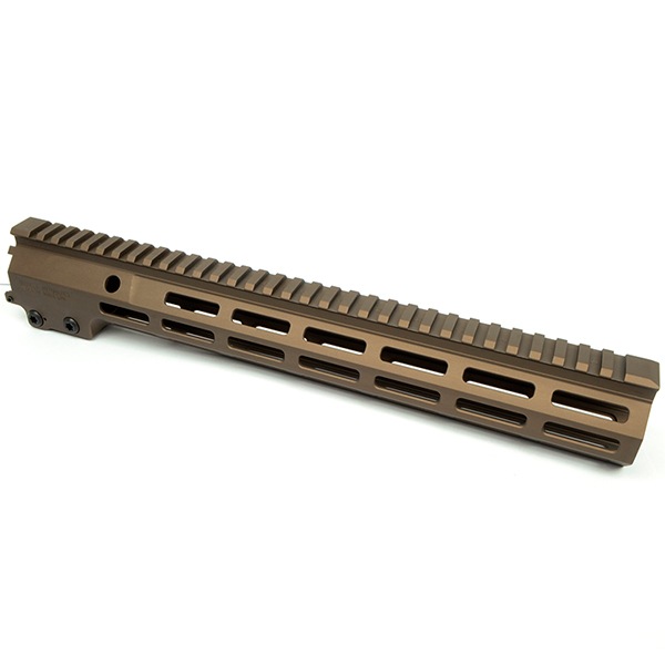 IRON AIRSOFT Geisseie MK16タイプ M-LOKハンドガード 13.5インチ GBB用 デザートカラー[1810C]
