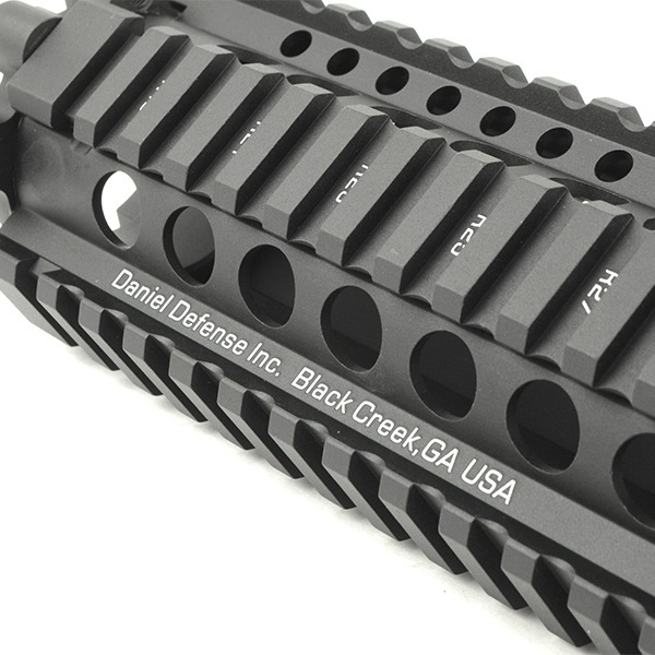 MADBULL Daniel Defense LITE RAIL 12インチ FSP ハンドガード ブラック (DD Licensed)