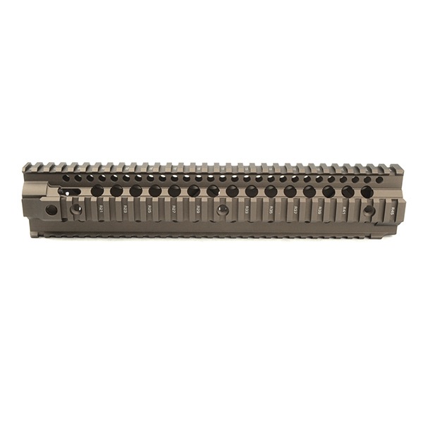 MADBULL Daniel Defense OmegaX 12インチ ハンドガード デザートカラー (DD Licensed)