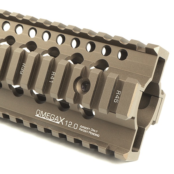 MADBULL Daniel Defense OmegaX 12インチ ハンドガード デザートカラー (DD Licensed)