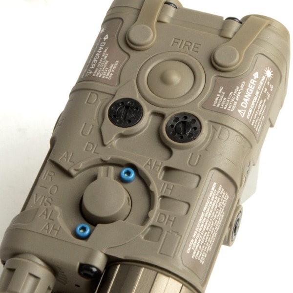 SOTAC ナイロン製 L3 NGALタイプ LEDライト デザートカラー