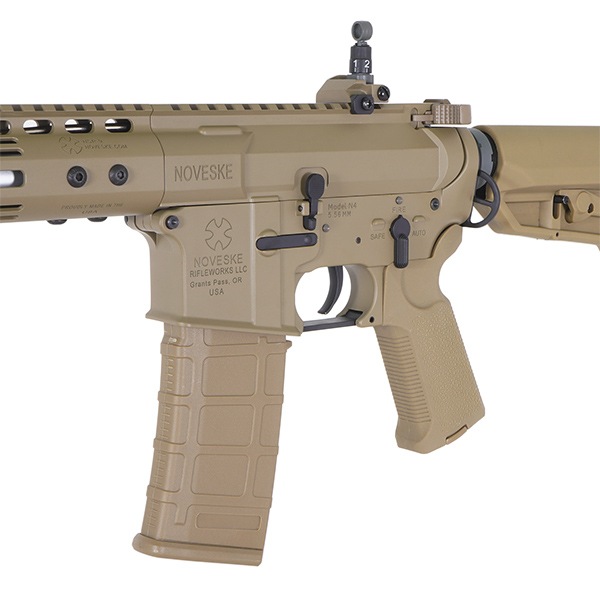 E&C 867E NOVESKE N4 DEVGRU (Kestrel V2 BASIC搭載) 電動ガン デザートカラー