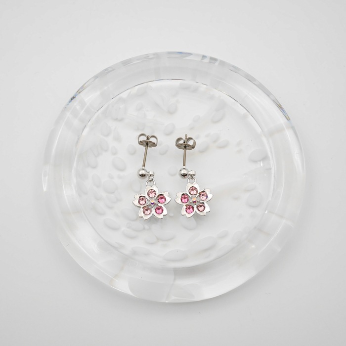 桜ピアス/イヤリング(ギフトボックス別売) | 北一硝子 まごころお届け便