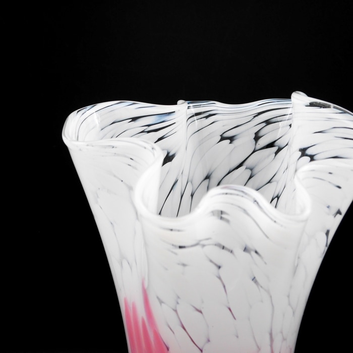 美品 フリルガラス きたいち きたいち硝子 フラワーベース 花瓶 花器 花入 フリルベース（木箱付） | 北一硝子 まごころお届け便