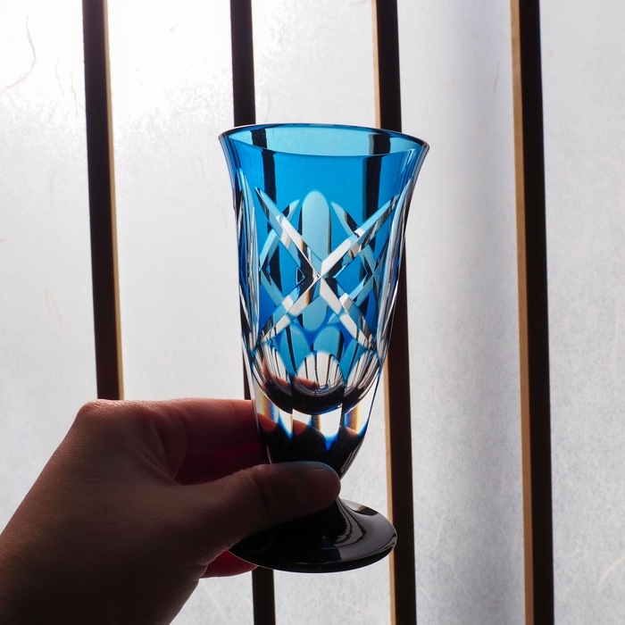 ☆切子ガラス【デカンタ 栓付き酒瓶 藍色】ずっしり高級感！直径12cm×36.5