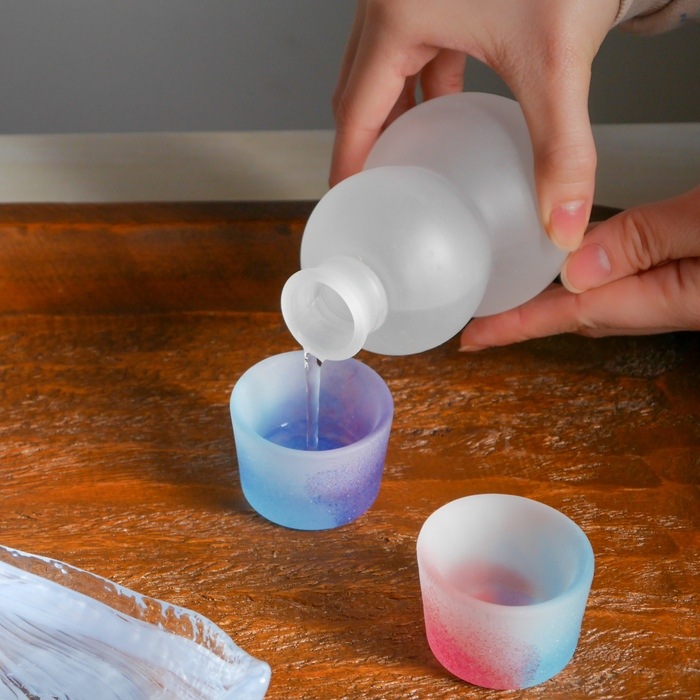 雪だるま酒器 艶消【盃】 | 北一硝子 まごころお届け便