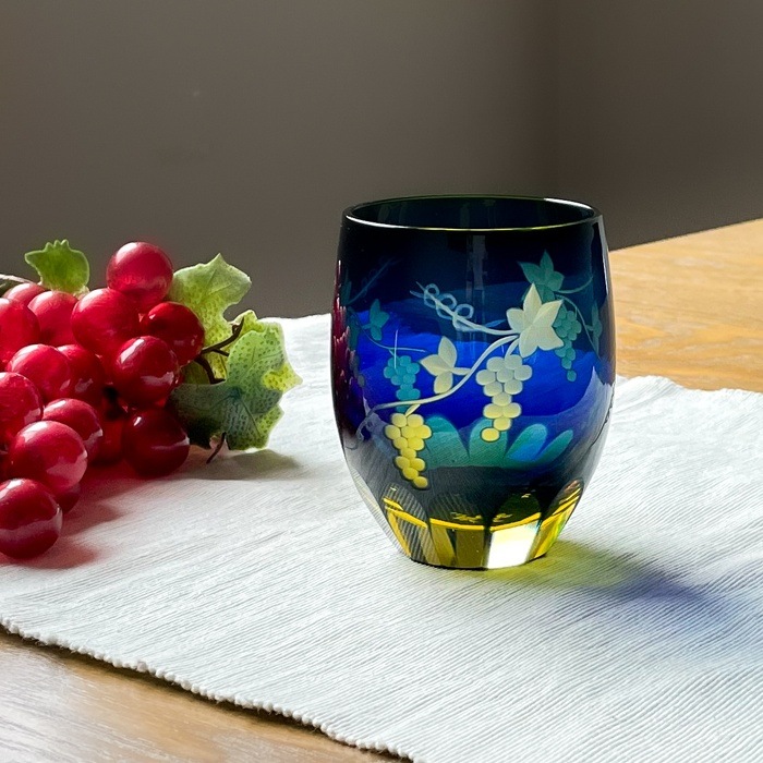 北一硝子　ぎやまん　青色ぶどう模様切子の器 2個セット 北一硝子 青色グラス 2個セット 北一硝子 ぎやまん 青色ぶどう模様切子