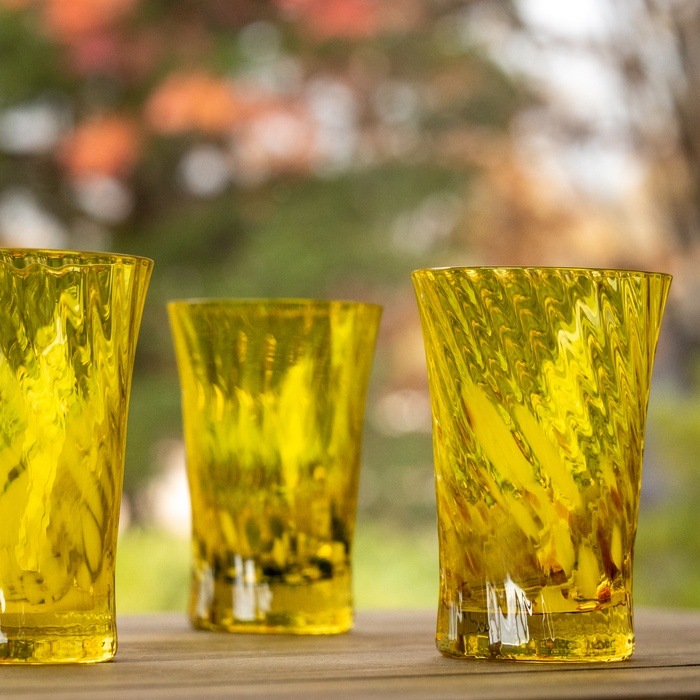 ガラス作家　ミネウチモネ　1点もの　綺麗なイエローグラス　作家物　小さめグラス アウトレット】とっておきイエロー 麦茶グラス | 北一硝子 まごころお