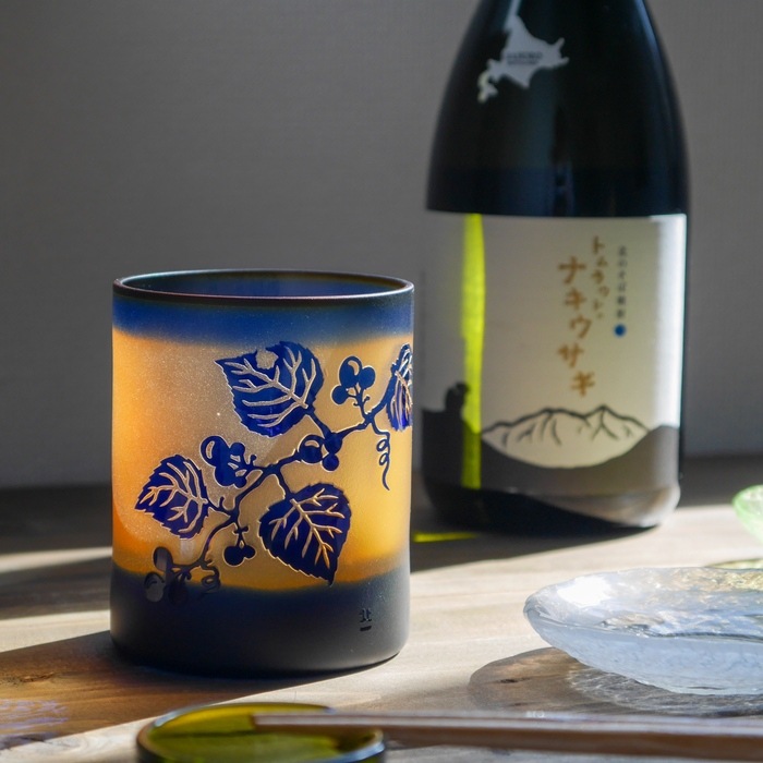 北一硝子ぎやまん　平茶碗　野ぶどう柄　色違い2個セット 北一硝子ぎやまん 平茶碗 野ぶどう柄 色違い2個セット | 茶碗