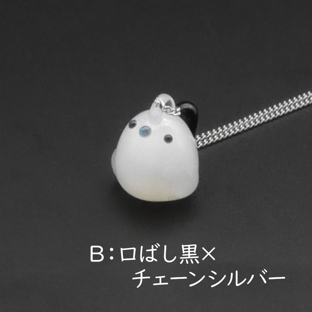 透明石の動物形ペンダント 透明石の動物形ペンダント