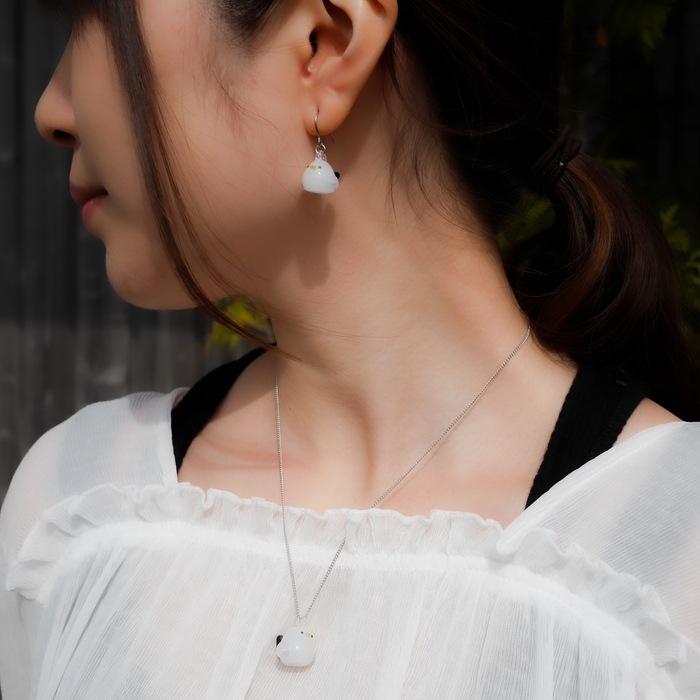 シマエナガピアス/イヤリング(ギフトボックス別売) | 北一硝子