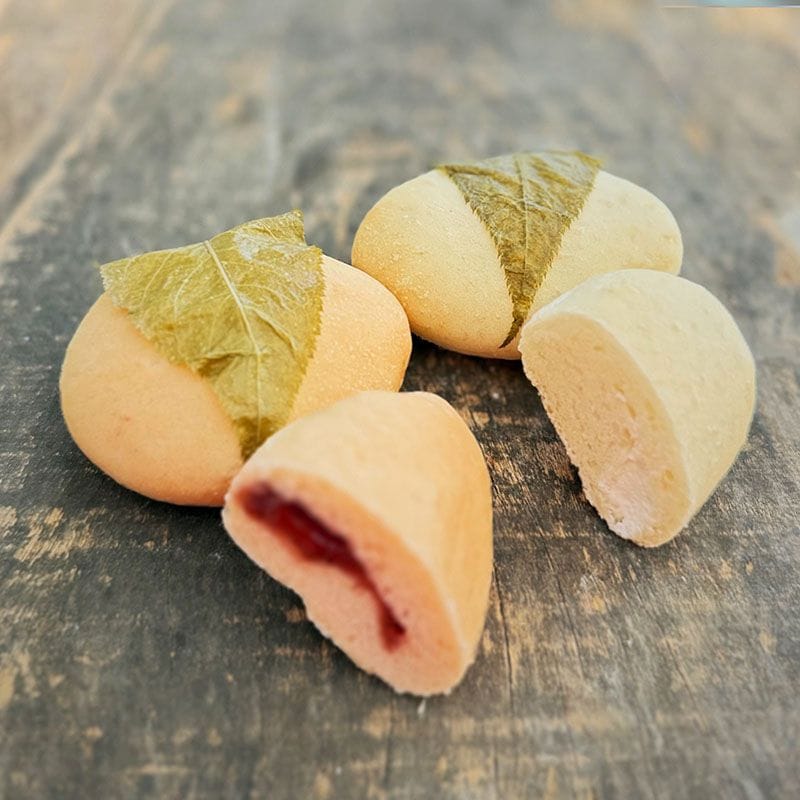 ■ヤギミルクのクリームパン＆いちごジャムパン