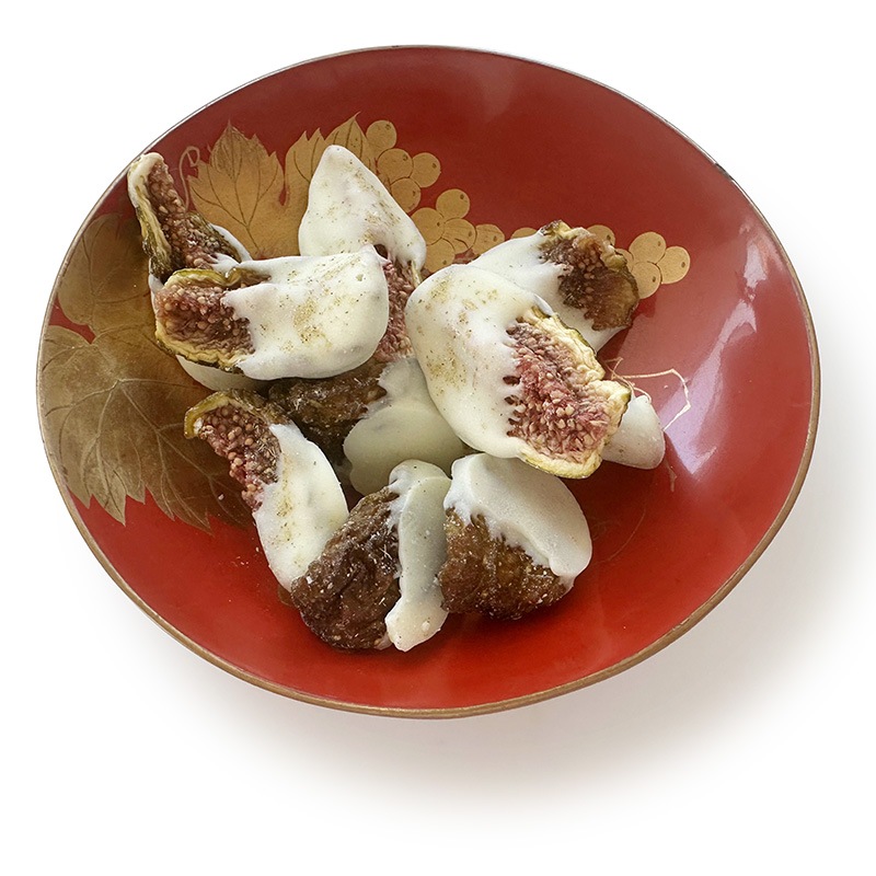 Fig Blanc Cardamom　フィグ・ブラン・カルダモン　セミドライ無花果のホワイトチョコがけカルダモン風味