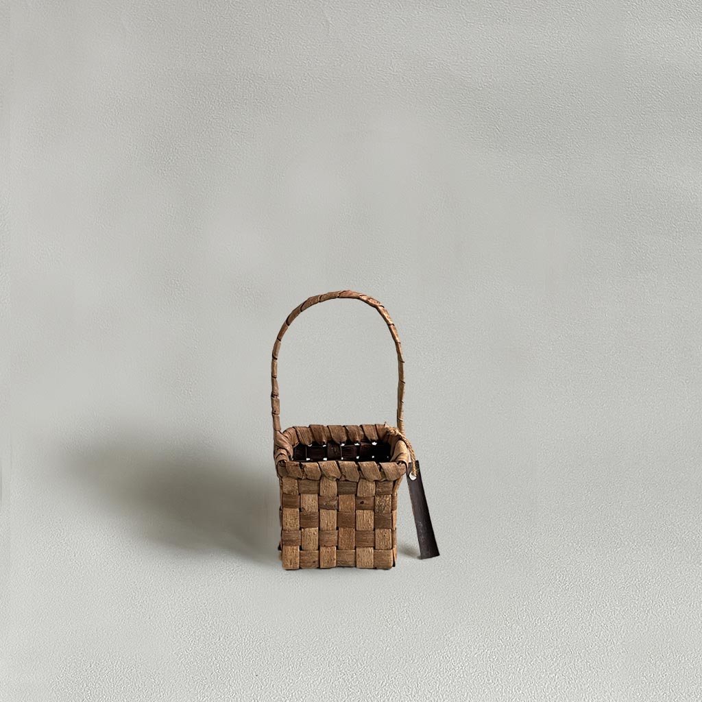 iciri piciri/胡桃おつまみ入れ