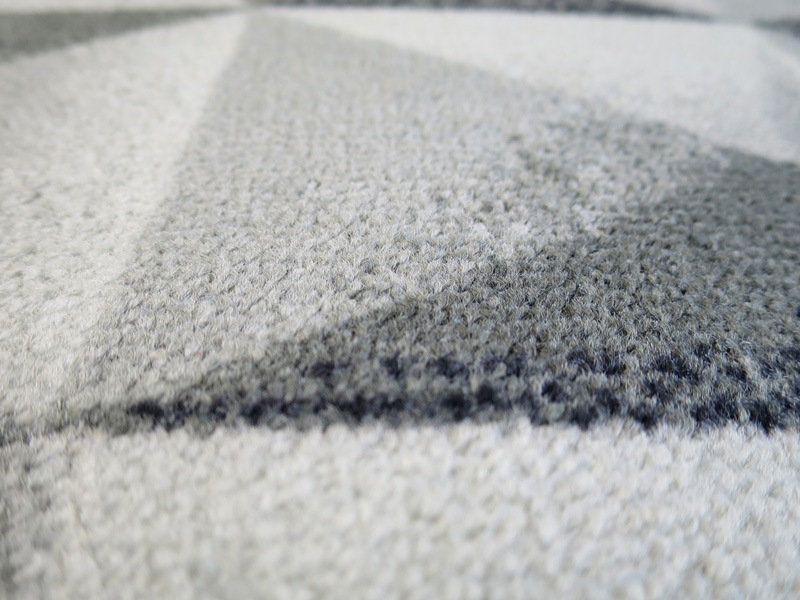 �ڼ��������۸��إޥåȡ����ե����ѥޥå� Office & Decor Pyramid / �ԥ�ߥå� 145��200cm