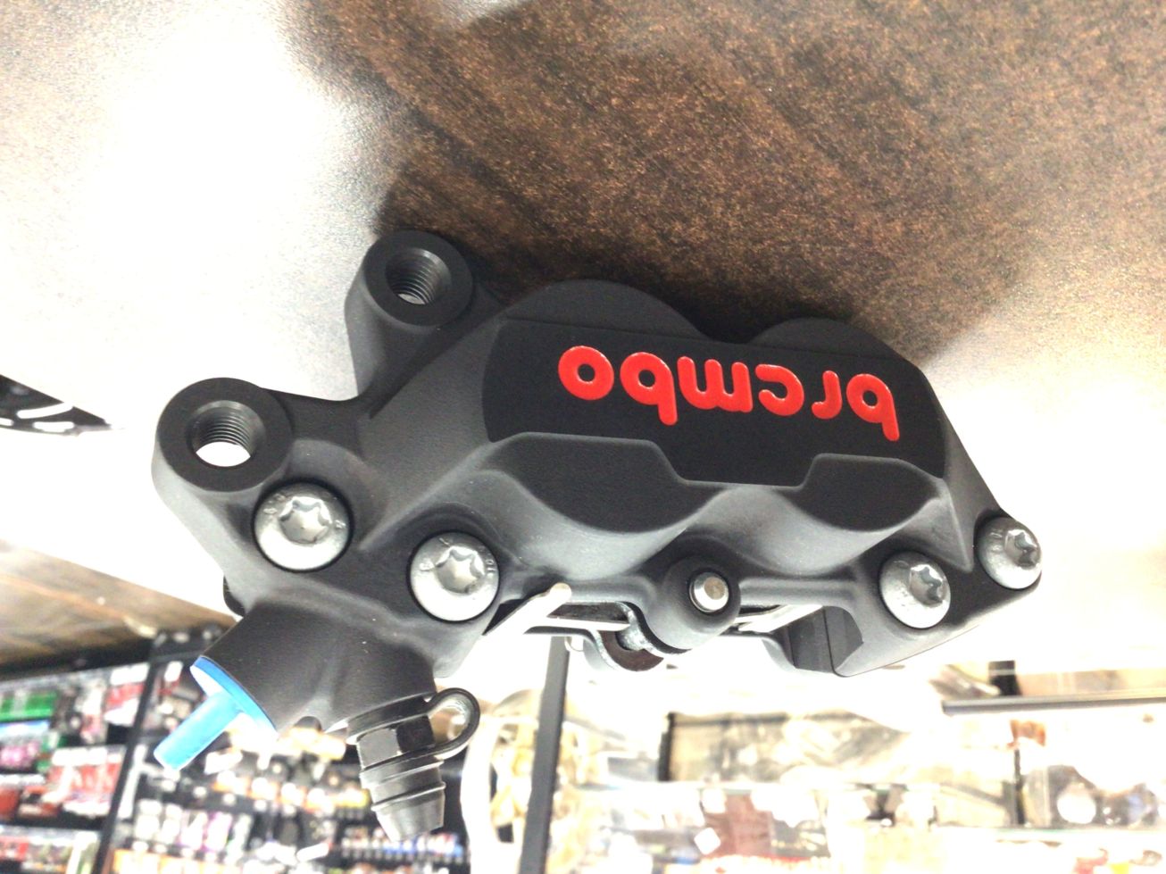 Brembo 4Pot ブレーキキャリパー 30／34 取り付けピッチ40mm (右