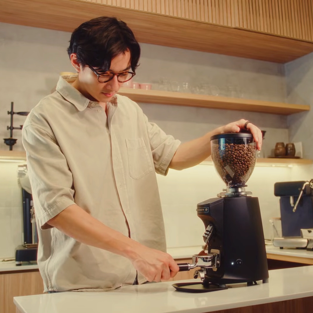 MAZZER Mini エスプレッソグラインダー ブラック Mazzer Mini compact 64mm flat burr grinder on demand