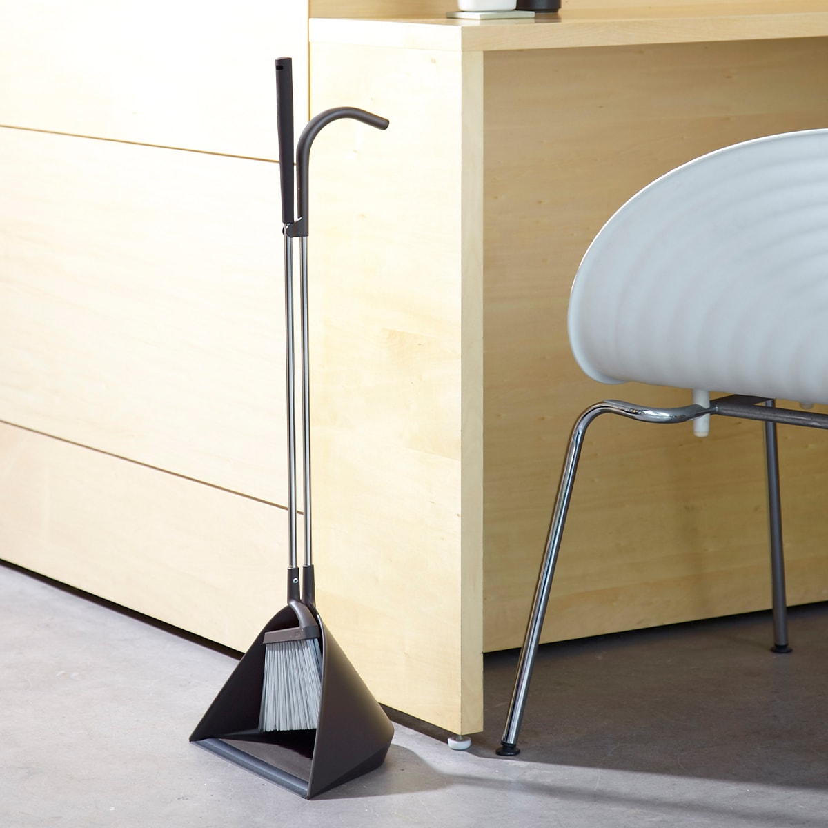 tidy｜スウィープ・ブルーム＆ダストパン | KONCENT Web shop