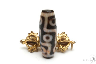 【紅朱砂　九眼天珠　約36mm×13mm】【メール便不可】|潜在能力|朱砂天珠（しゅさてんじゅ）朱砂 辰砂 シナバー