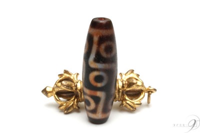 【紅朱砂　九眼天珠　約38mm×12mm】【メール便不可】|潜在能力|朱砂天珠（しゅさてんじゅ）朱砂 辰砂 シナバー