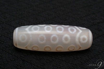 老玉髄天珠　白　三十六眼天珠　約38mm×13mm　【メール便不可】r|小型天珠|多眼天珠（タガン）