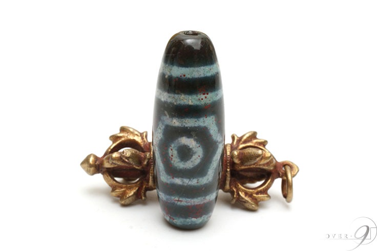 紅朱砂 老玉髄 三眼天珠 約36mm×13mm】【※ヒビあり※】【メール便可】