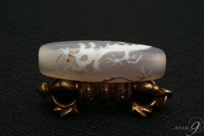 【紅朱砂　老玉髄天珠　白　騎龍観音天珠　約38mm×12mm】【メール便不可】r|最強の龍天珠|朱砂天珠（しゅさてんじゅ）朱砂 辰砂 シナバー