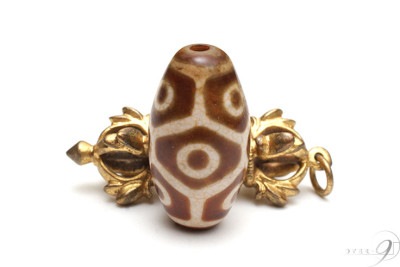 上肯龍紋天珠　亀甲九眼天珠　約28mm×15mm 【メール便不可】【D】r|一粒単位|九眼天珠（クガンテンジュ）