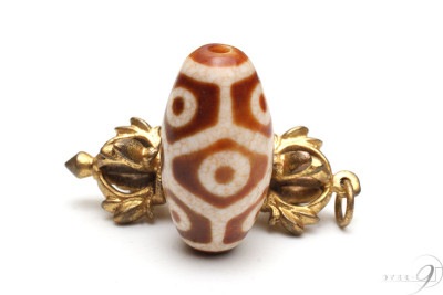 上肯龍紋天珠　亀甲九眼天珠　約29mm×15mm 【メール便不可】【D】r|一粒単位|九眼天珠（クガンテンジュ）